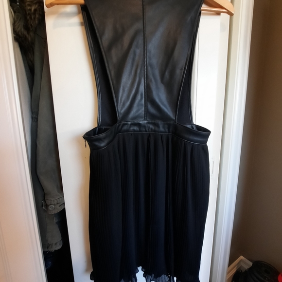 Extreme low front cut faux leather dress - Picture 3 of 4